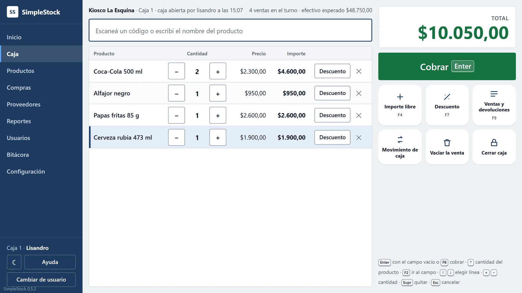 La caja de SimpleStock con una venta cargada: los productos, el total en verde y el botón Cobrar.